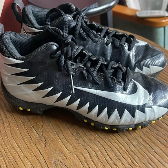 Nike Alpha black & gray size 2.5Y cleats. Used but really good condition! - Picture 7 of 11